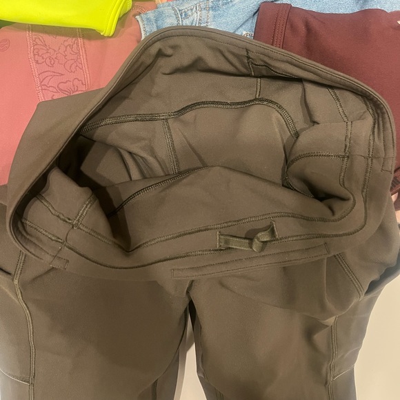 size six olive green lululemon leggings side and waste and pocket - Picture 4 of 4
